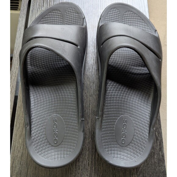 Oofoos Black Comfort Slippers Unisex Size M 9 and W 11 *Near mint* - Picture 2 of 10